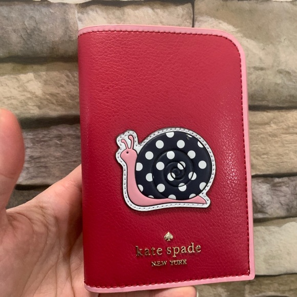 Authentic Kate Spade leather Snail card/Passport - Picture 6 of 12